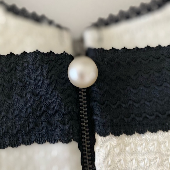 Selling - Picture 3 of 5